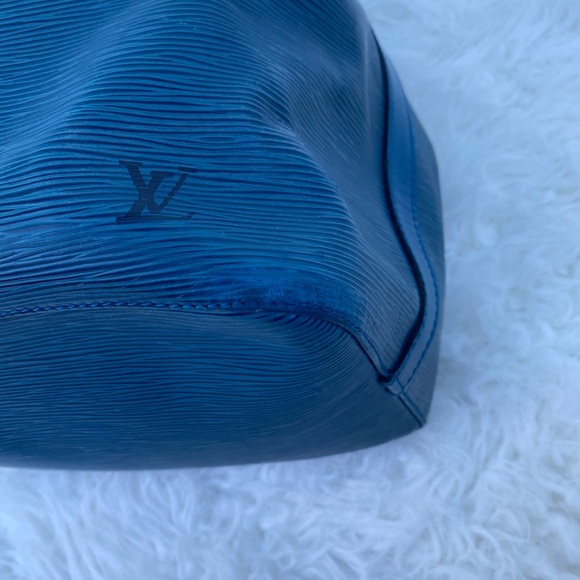 Authentic Louis Vuitton Epi Noe Bucket Bag - Picture 15 of 16